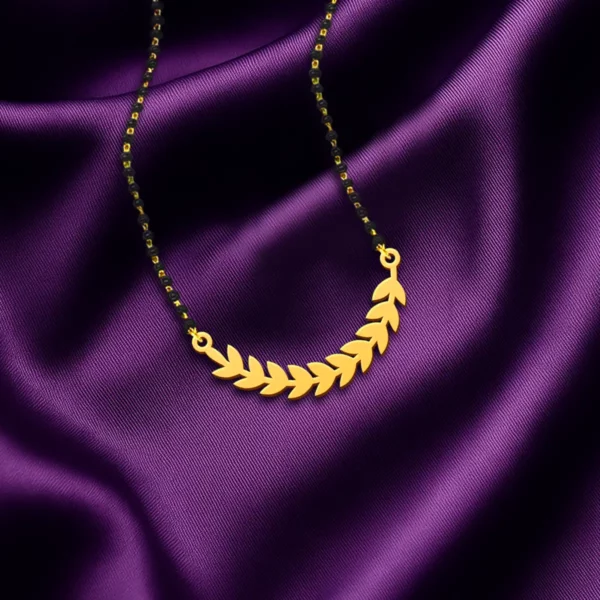 Round Leaf Necklace