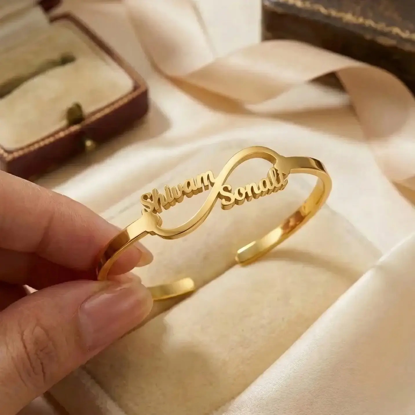 infinity corner heart kada (3)