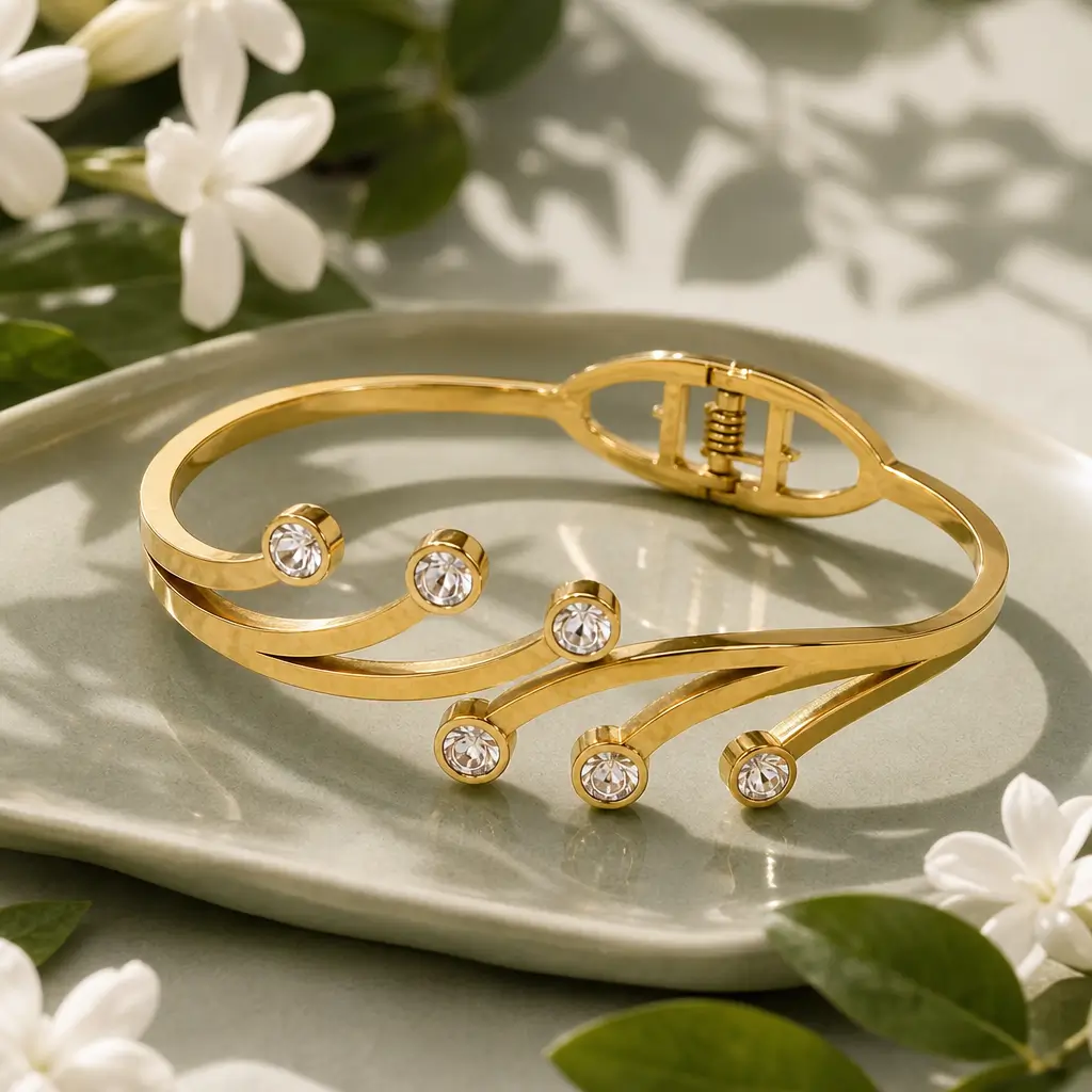 Golden Sparkle Bracelet with 6 Stones - On a tray with white flowers Golden Sparkle Bracelet with 6 Stones on a tray with white flowers